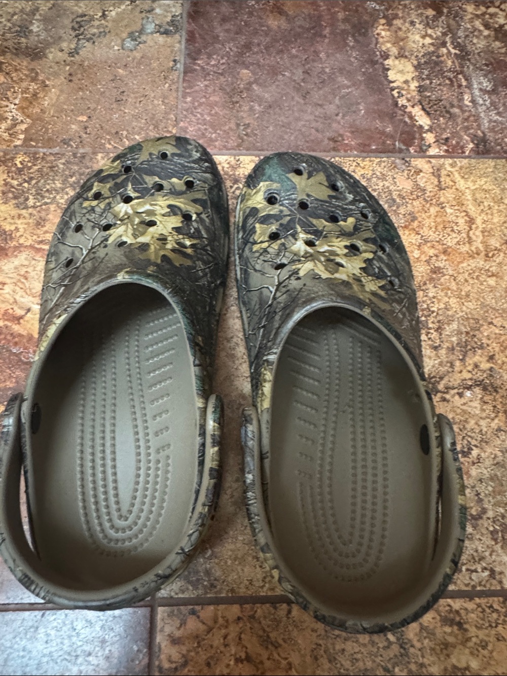 Men’s CROCS Slip-Ons in Camo Green